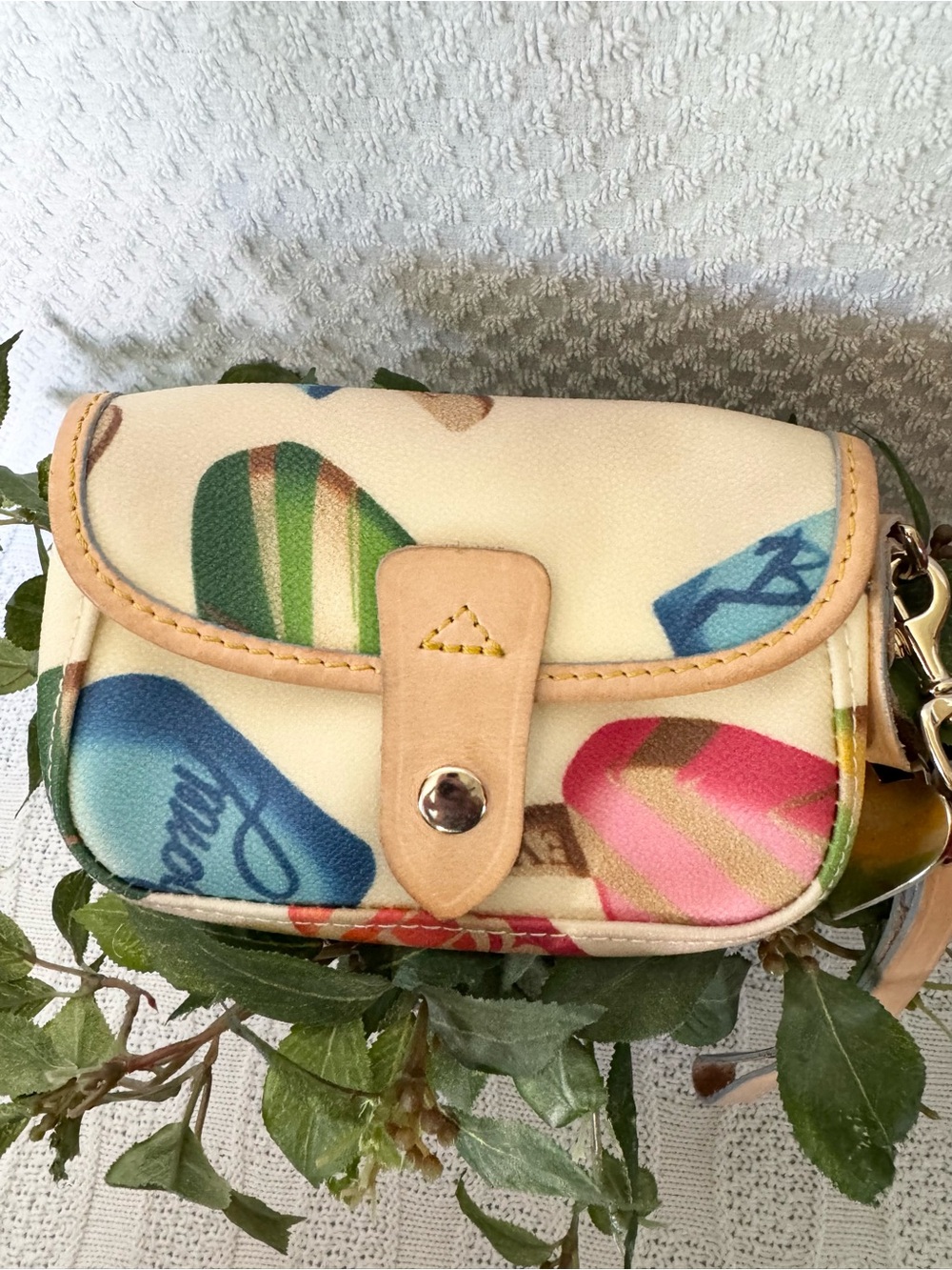 Dooney & Bourke EUC vintage popsicle wristlet